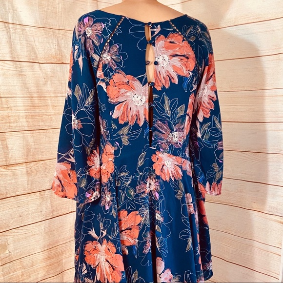 Free leap lo blue floral tunic dress sz 2 - Picture 3 of 3